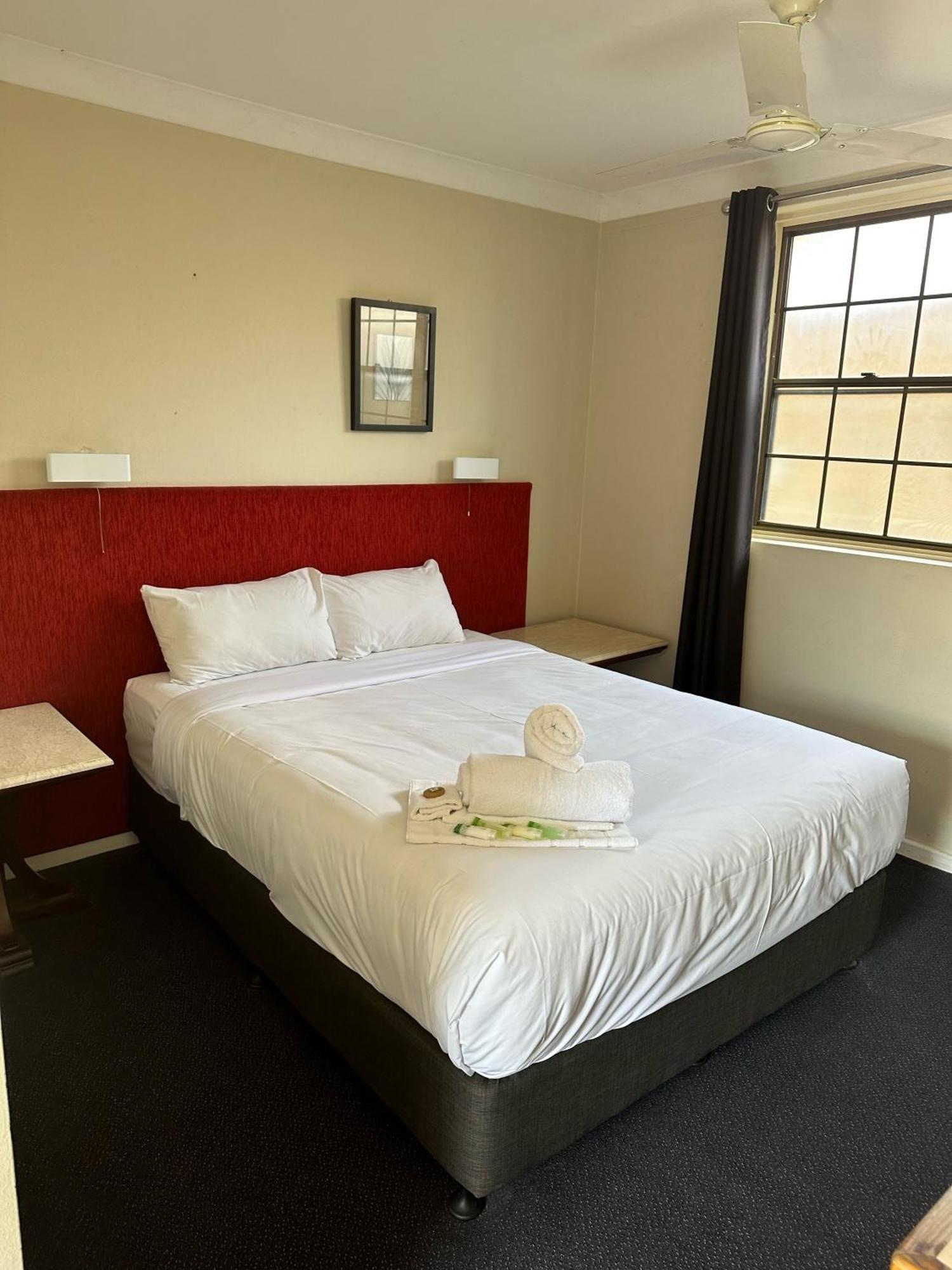 טוומבה The Shamrock Hotel מראה חיצוני תמונה
